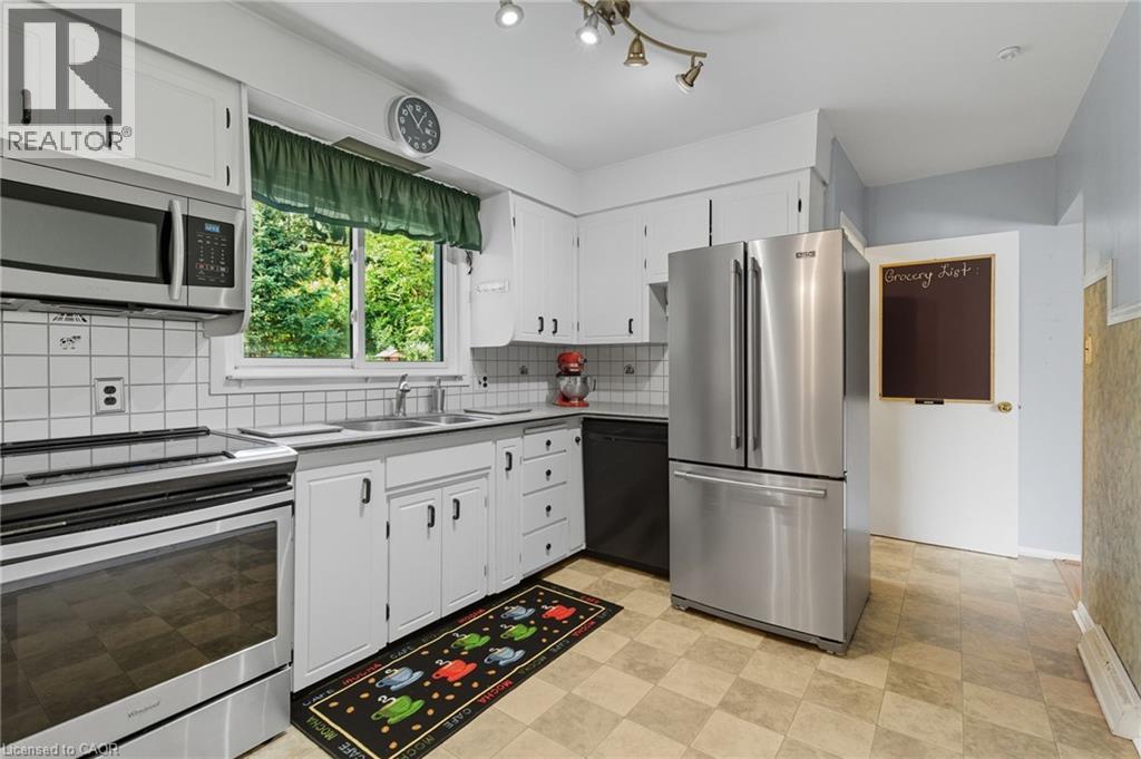 16 Glendale Drive Property Photo 9