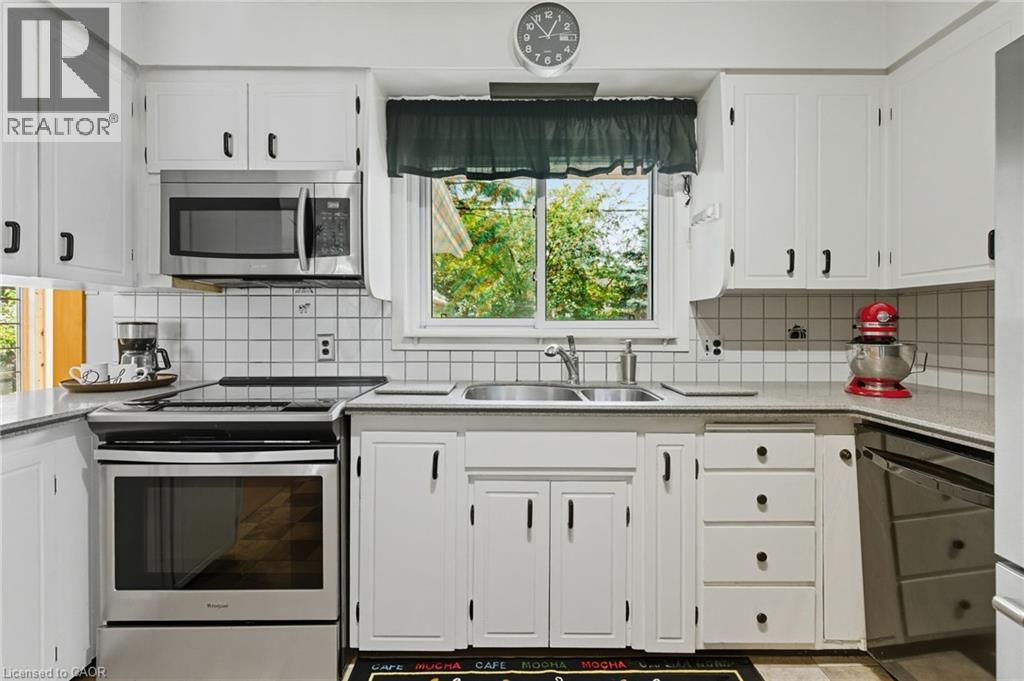 16 Glendale Drive Property Photo 10