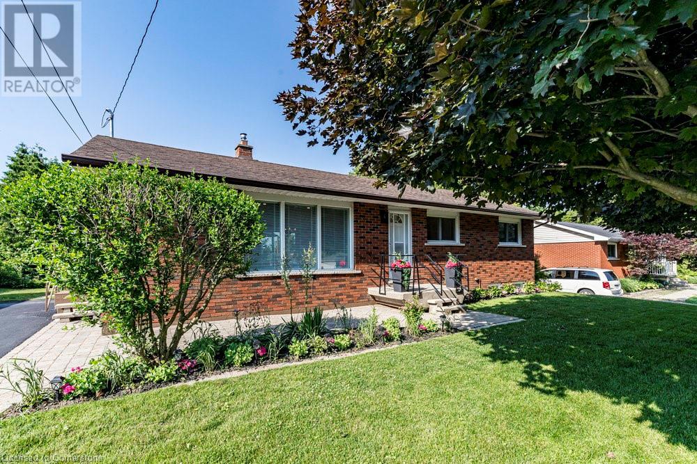 8477 Dickenson Road E Property Photo 1