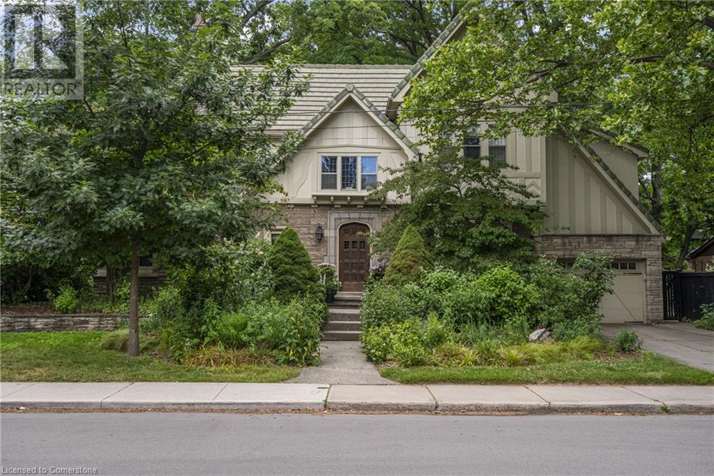 2 Oak Knoll Drive Property Photo 1