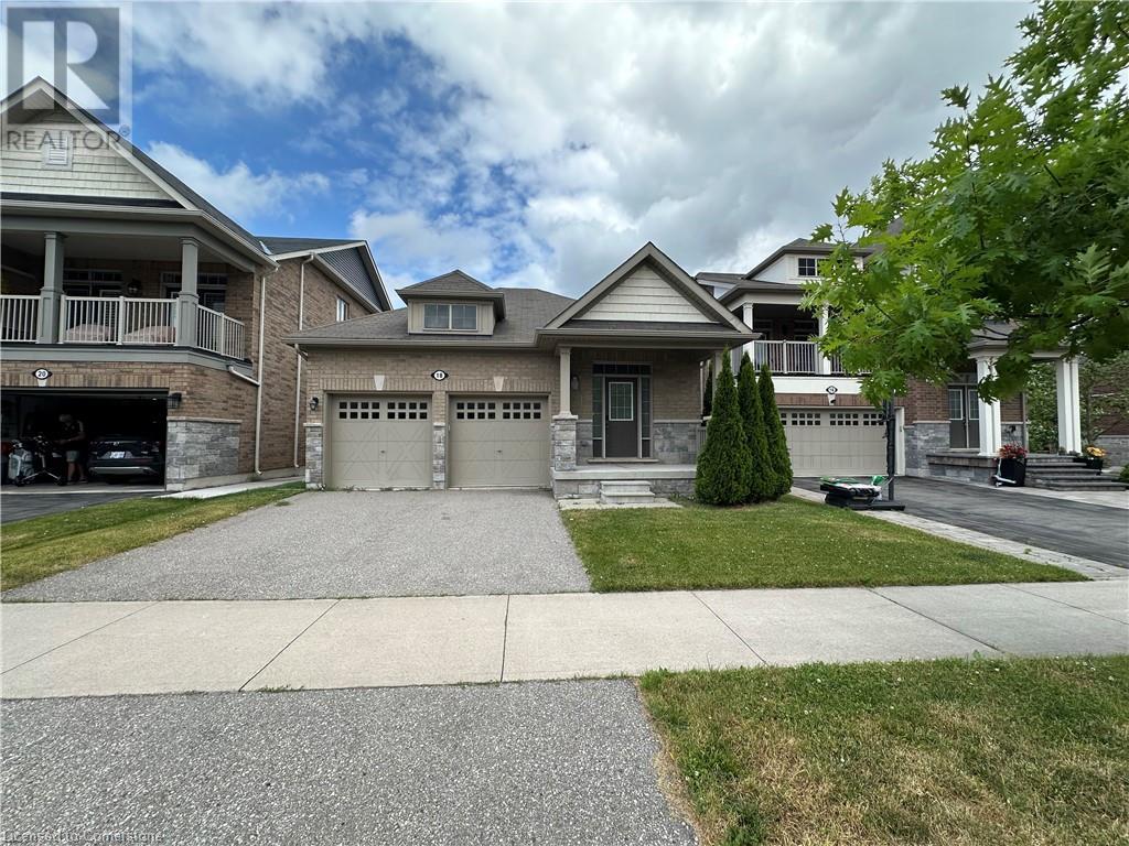 18 Angela Crescent Property Photo 1