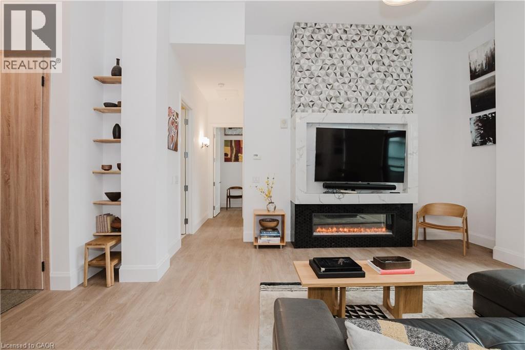 118 King Street E Unit# Lph13 Property Photo 14