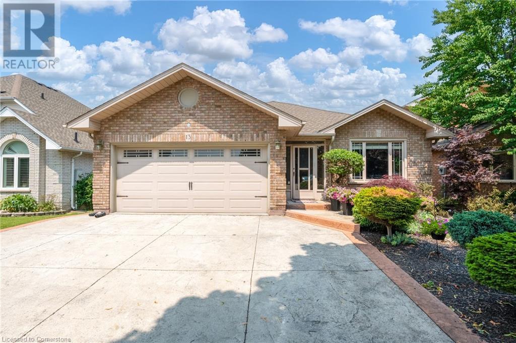 13 Loneoak Crescent Property Photo 1