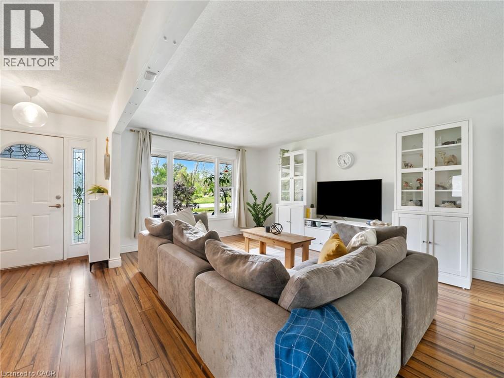 12 Easy Street Property Photo 6