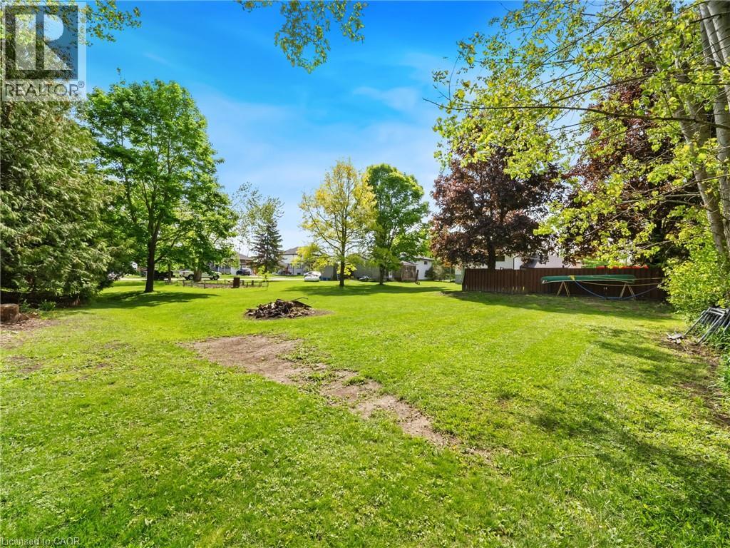 12 Easy Street Property Photo 44