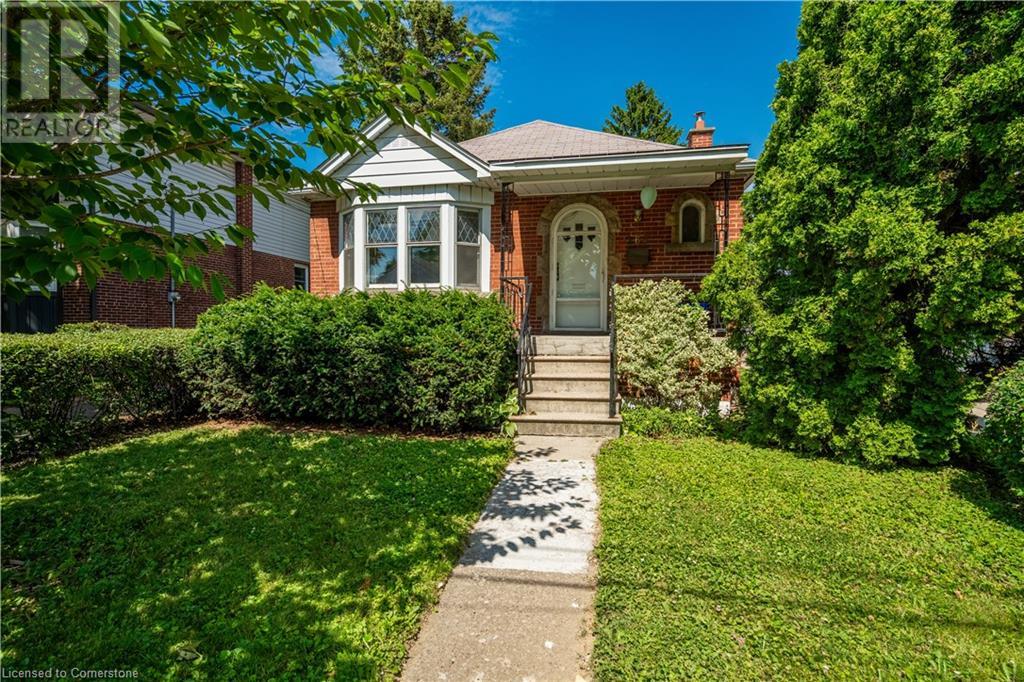 266 East 17th Street Property Photo 1
