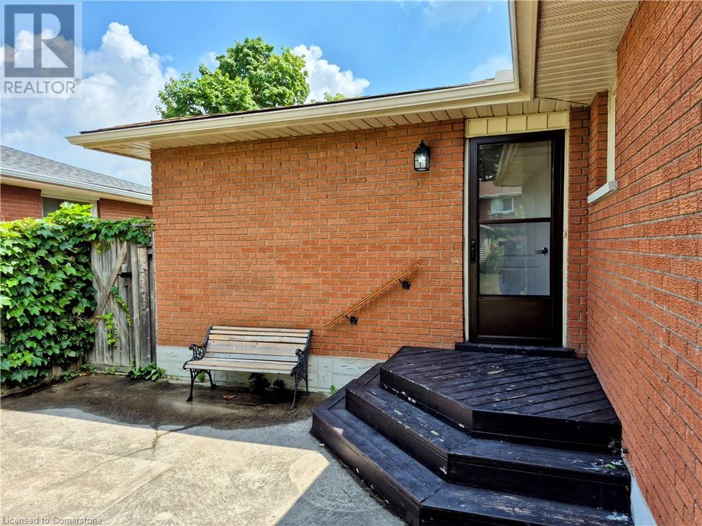 37 Montcalm Drive Unit# Lower Property Photo 1