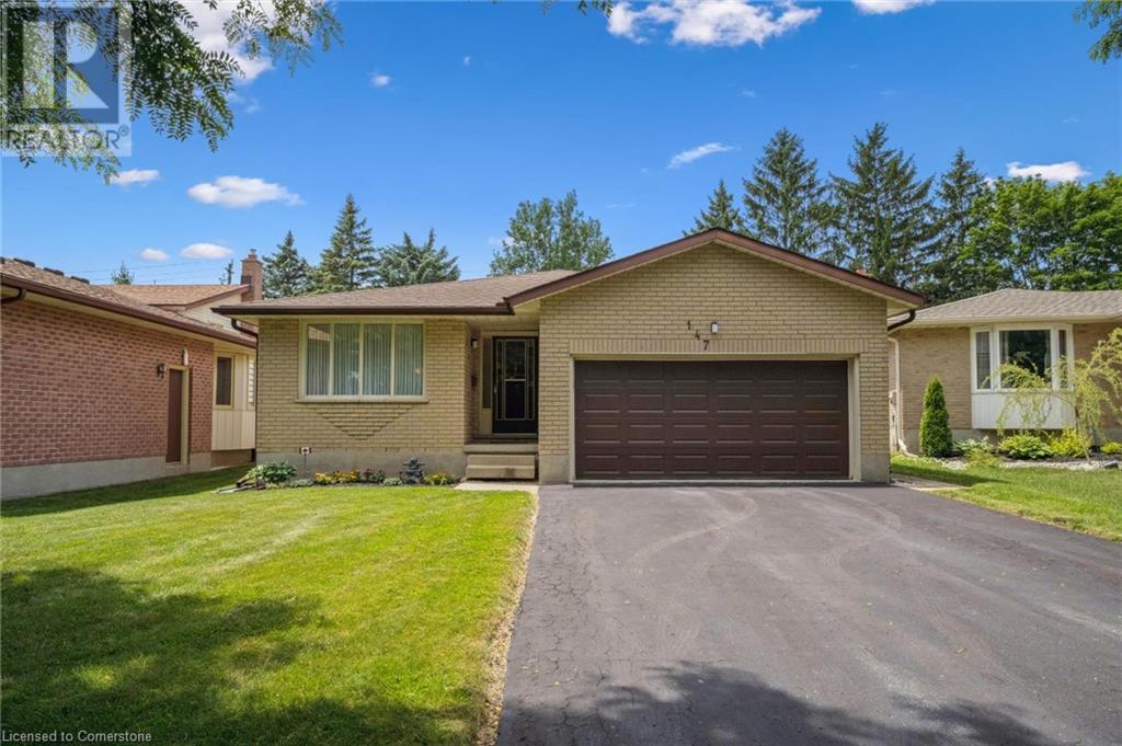 147 Sunpoint Crescent Property Photo 1