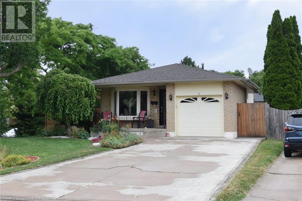 2 Lobo Court Property Photo 1