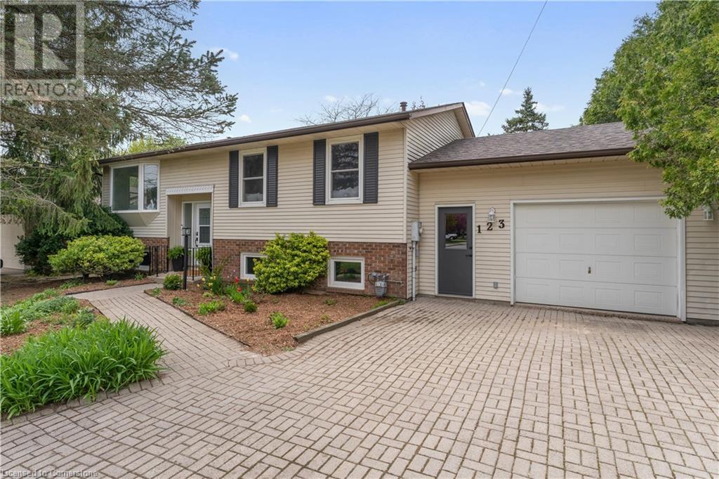123 Wade Road N Property Photo 1