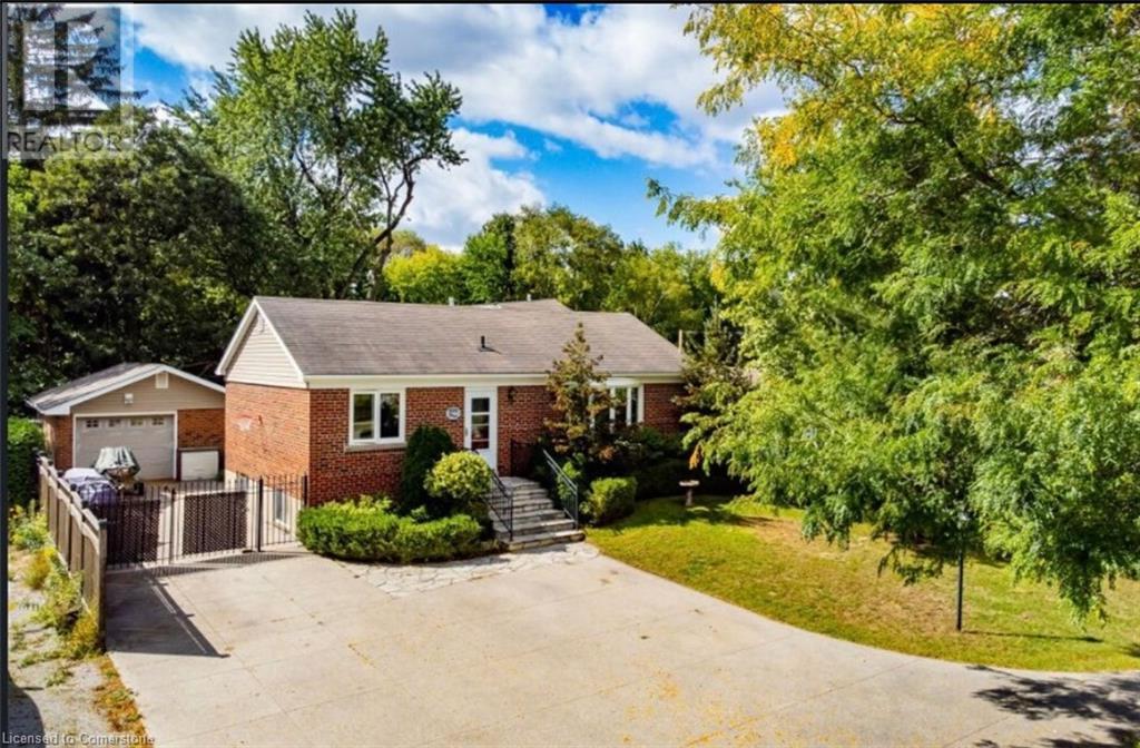 550 Fourth Line Property Photo 1