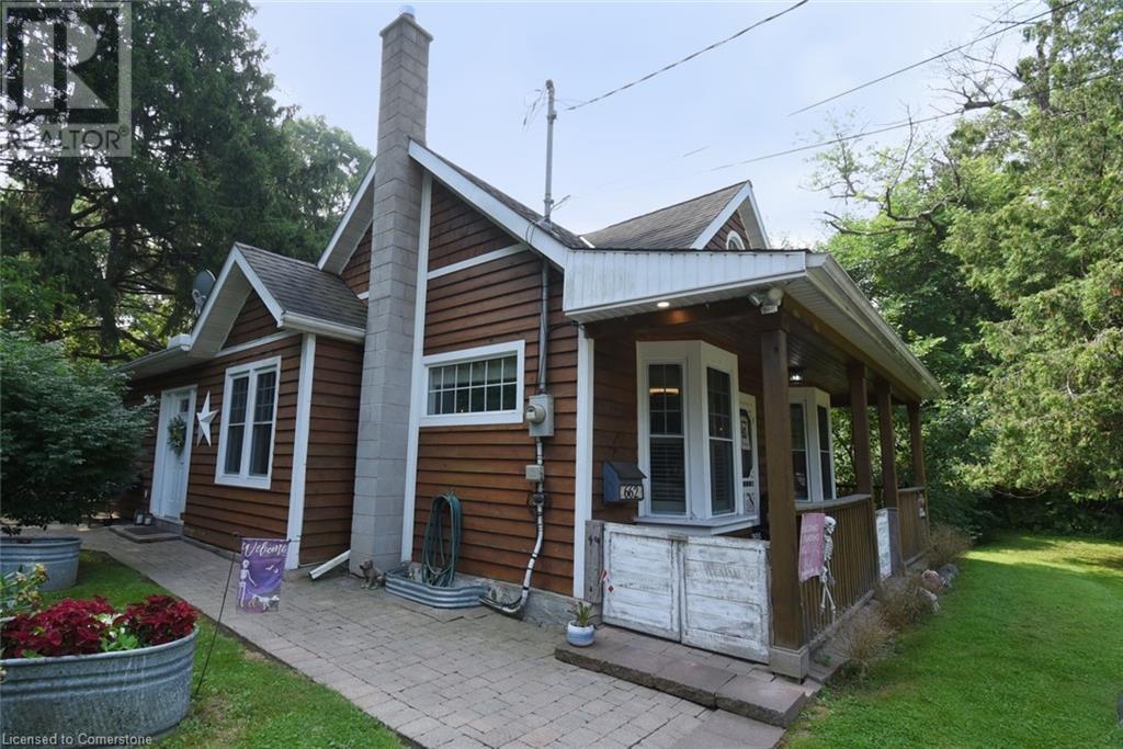 662 OLD DUNDAS Road