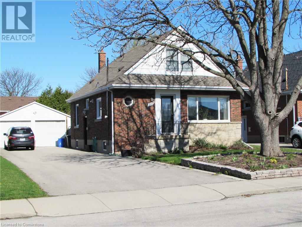 342 East 17th Street Property Photo 1