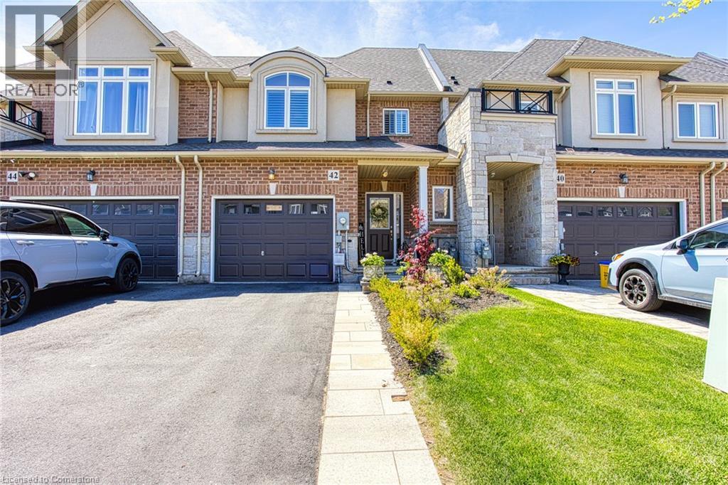 42 PINOT Crescent