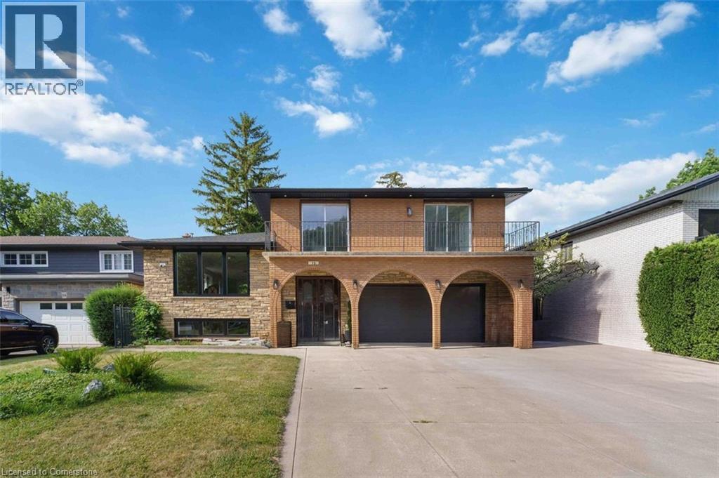 15 Leslie Drive Unit# Lower Property Photo 1
