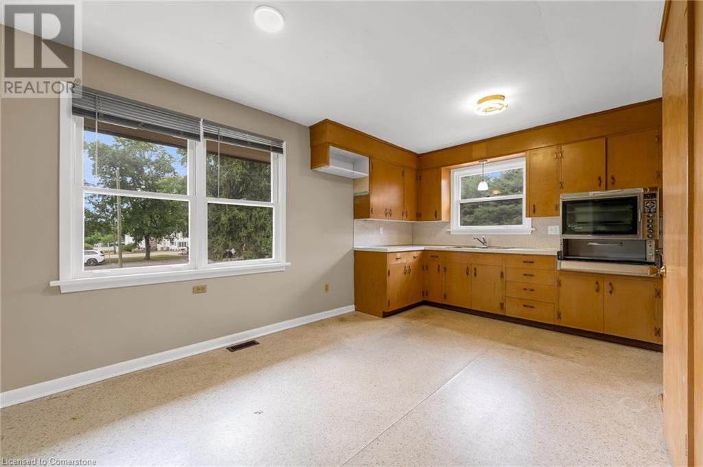 489 Memorial Drive Property Photo 23