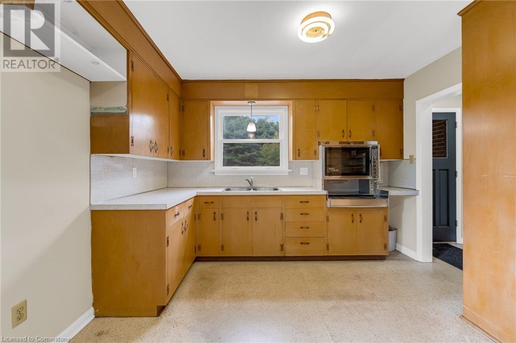 489 Memorial Drive Property Photo 24