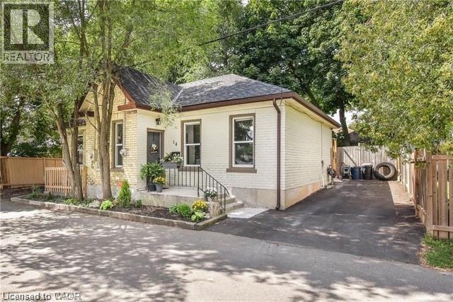 14 Barrie Lane Property Photo 1