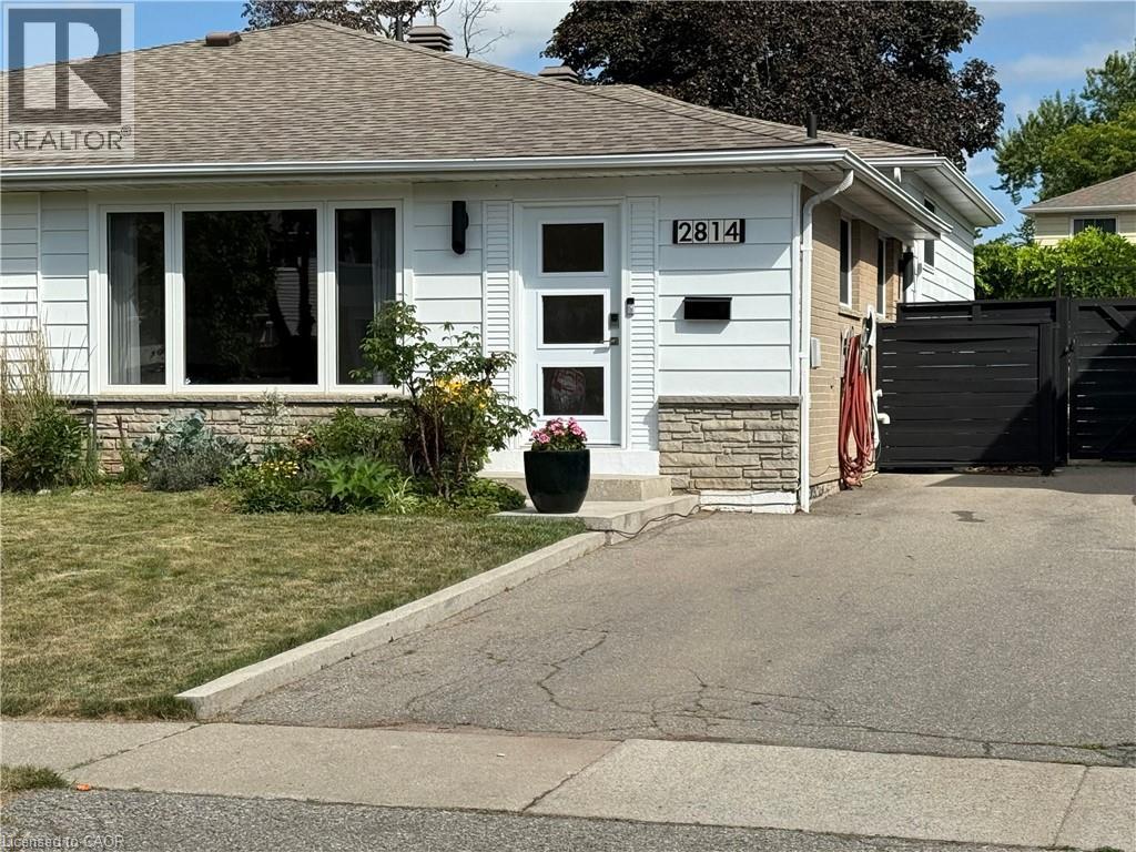 2814 HOLLINGTON Crescent