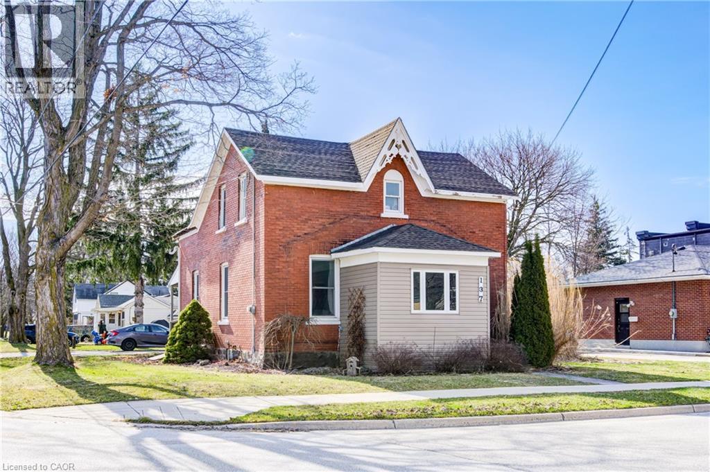 137 Wellington Street Property Photo 1