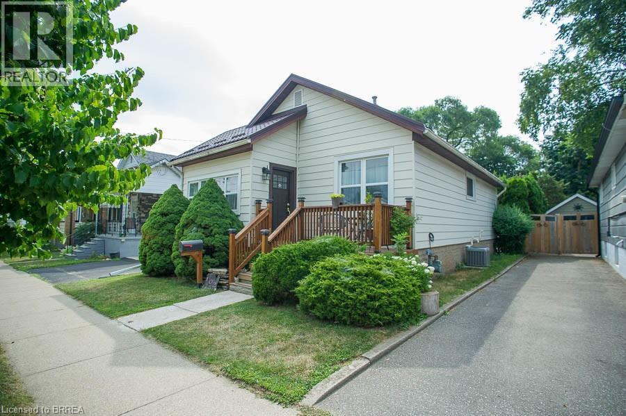 102 Walnut Street Property Photo 1