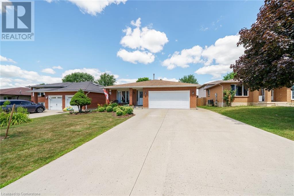 25 Country Club Road Property Photo 1