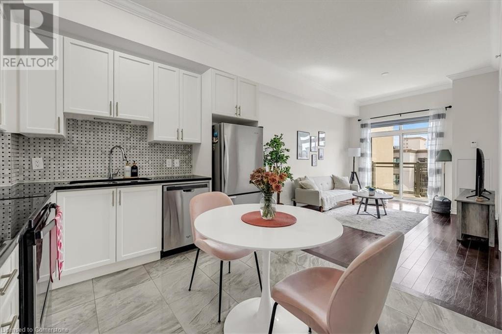 2486 Old Bronte Road Unit# 819 Property Photo 1