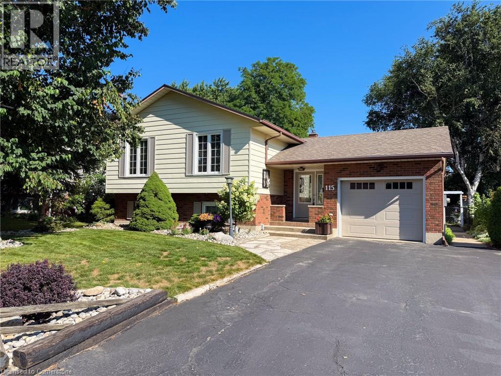 115 LYNNDALE Road Property Photo 1