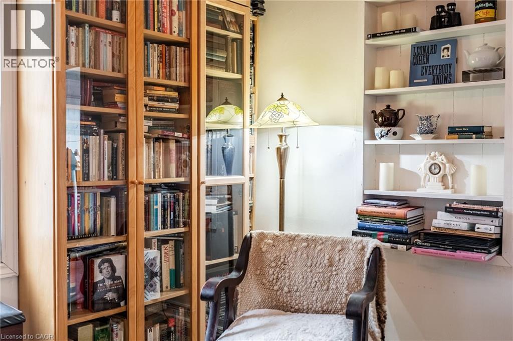 144 Dufferin Street Property Photo 4