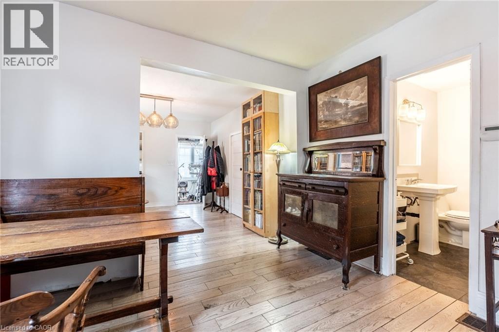 144 Dufferin Street Property Photo 5