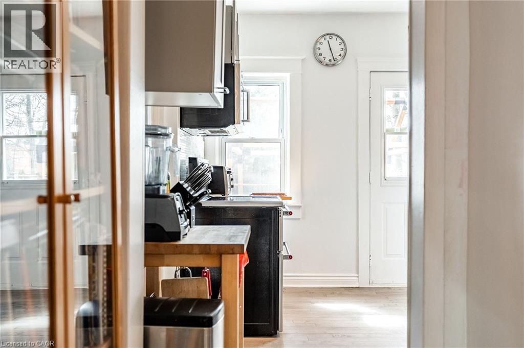 144 Dufferin Street Property Photo 7