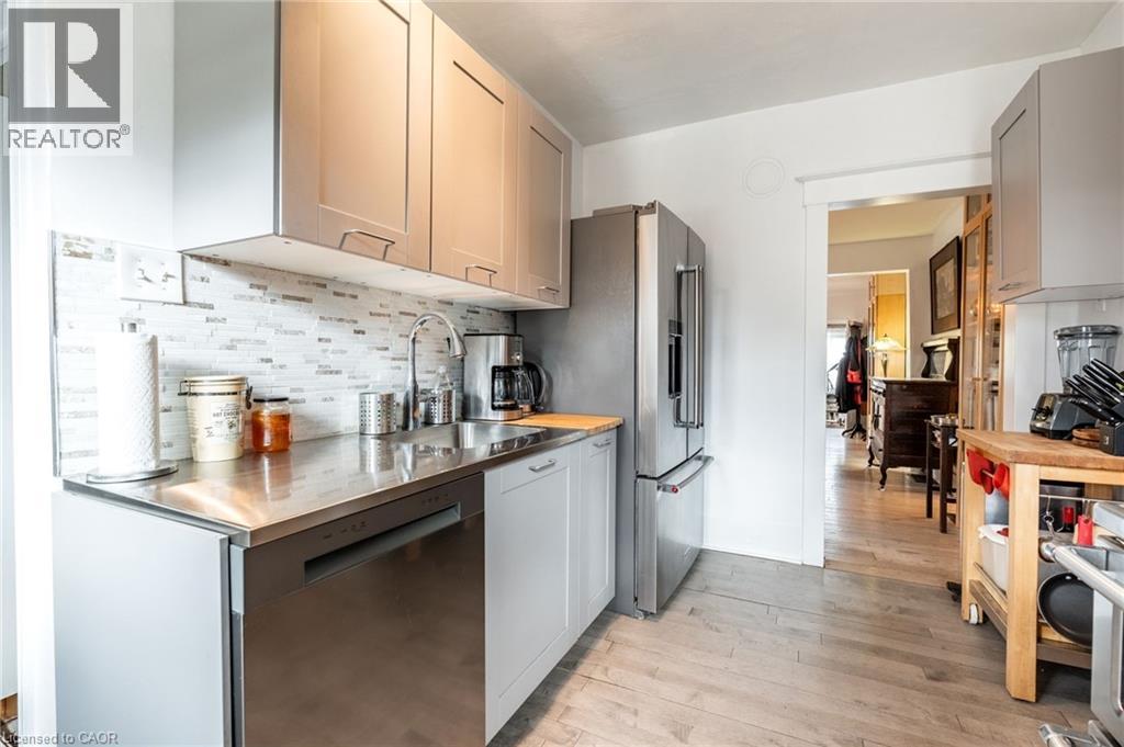 144 Dufferin Street Property Photo 12