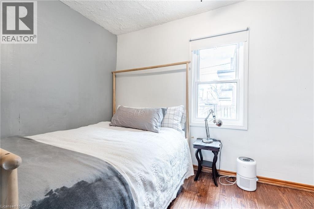 144 Dufferin Street Property Photo 15