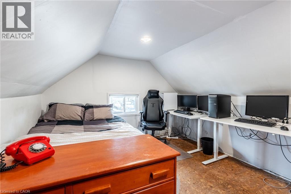 144 Dufferin Street Property Photo 22