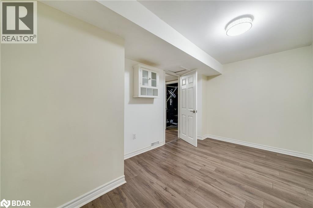 6 Milne Court Property Photo 37