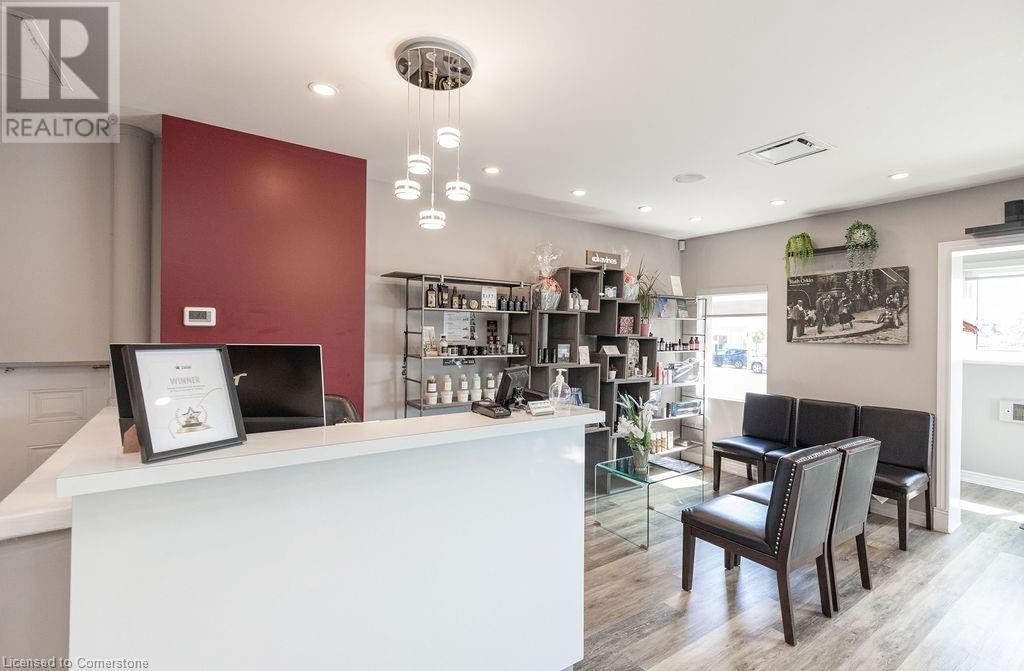 664 Upper James Street Property Photo 19