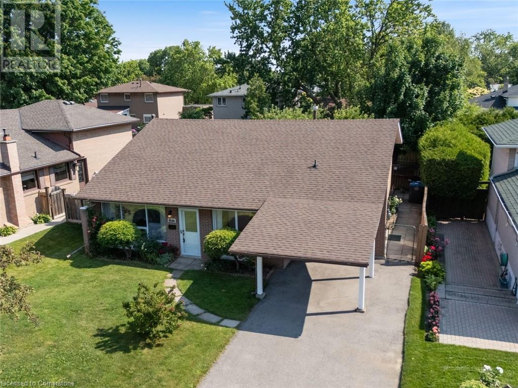 1610 Hobbs Crescent Property Photo 1