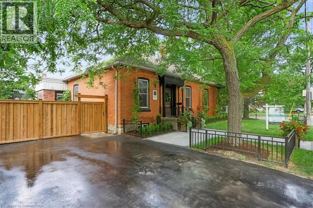 524 Locust Street Property Photo 2