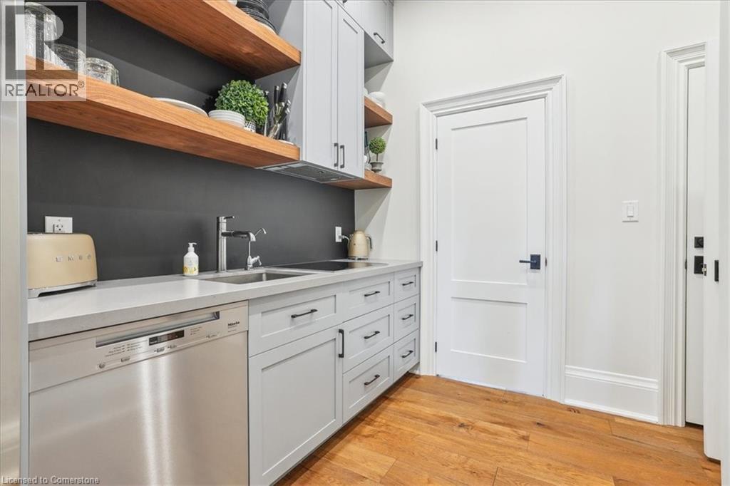 524 Locust Street Property Photo 11