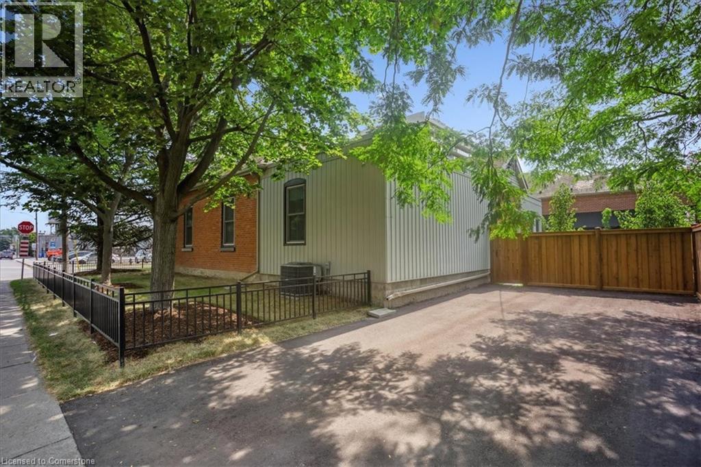 524 Locust Street Property Photo 35