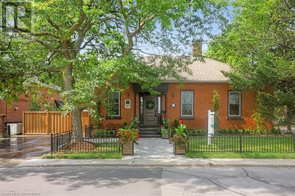 524 LOCUST Street Property Photo 1