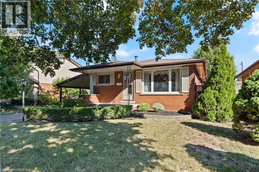 37 Goldfinch Road Unit# Upper Property Photo 1