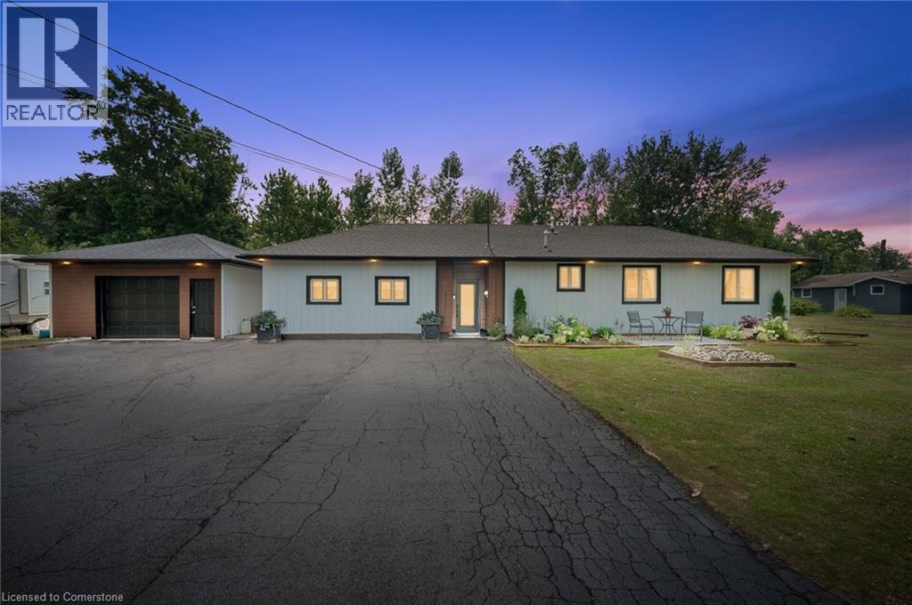 2525 Vimy Road Property Photo 1
