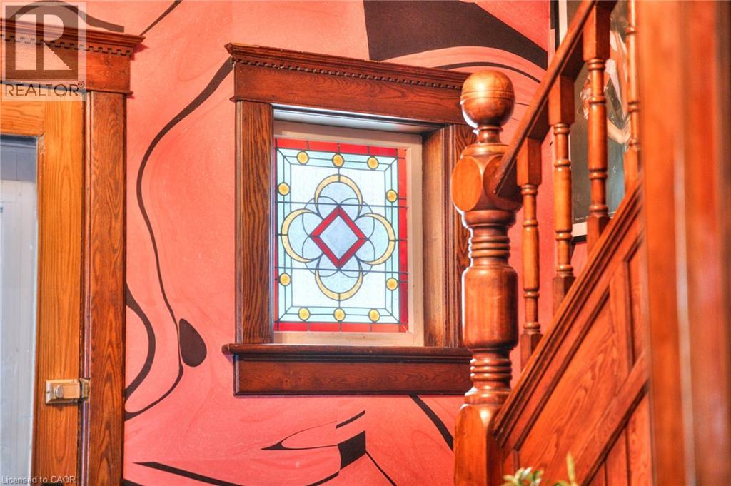 26 Arthur Street N Property Photo 7