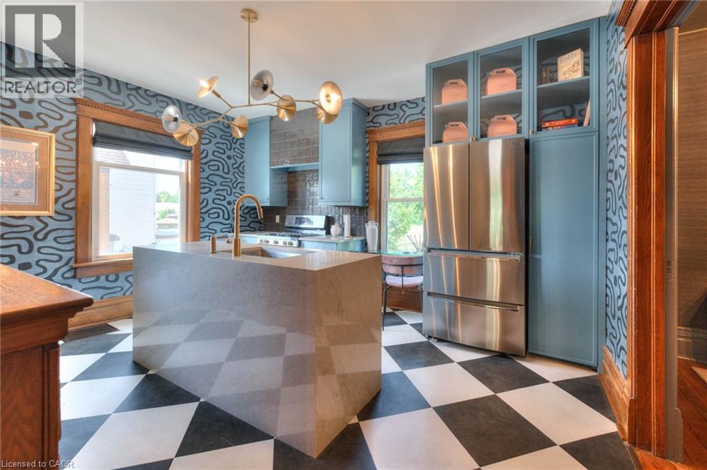 26 Arthur Street N Property Photo 12