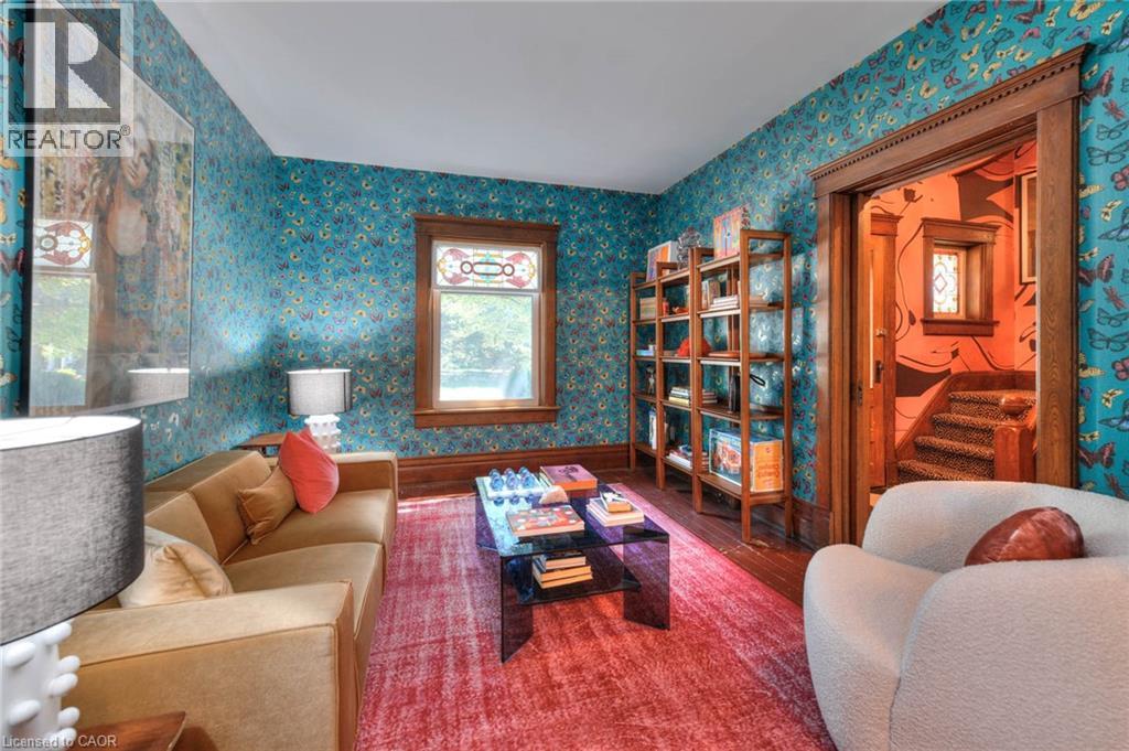 26 Arthur Street N Property Photo 16