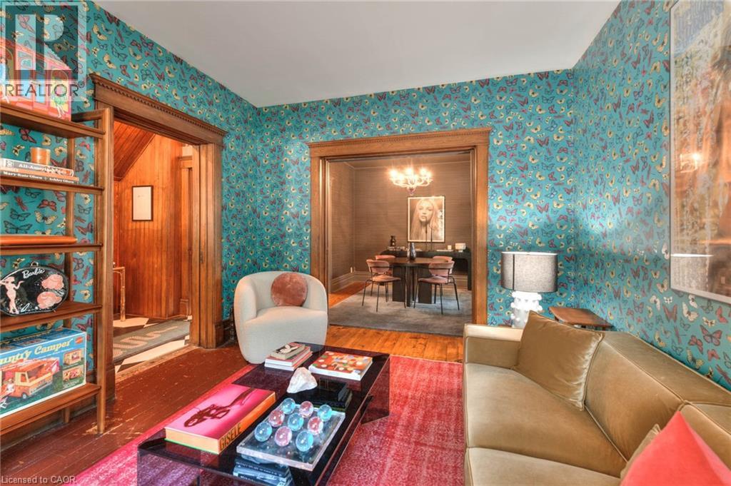 26 Arthur Street N Property Photo 17