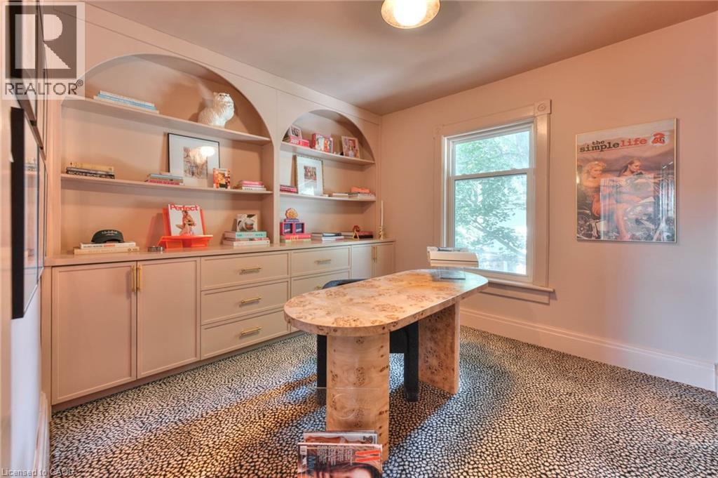 26 Arthur Street N Property Photo 25