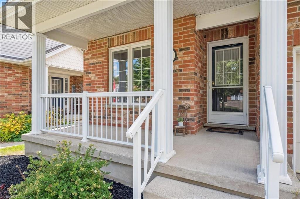 98 Schroder Crescent Property Photo 3