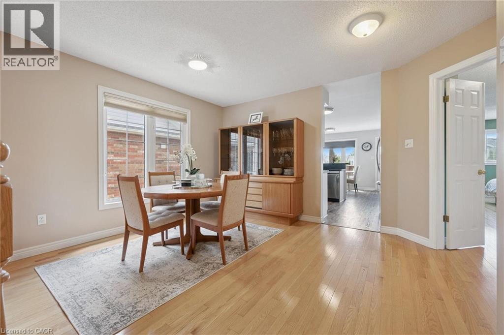 98 Schroder Crescent Property Photo 6